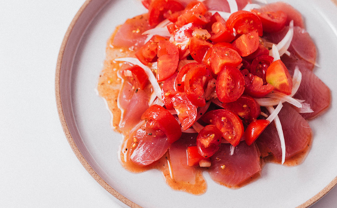 トマトスパイスだれのまぐろカルパッチョ